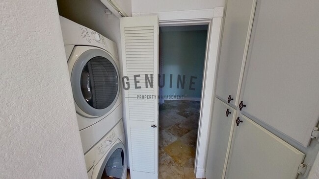 Building Photo - Beautiful 2 Bd 2 Ba Condo at Silvertide Bear Brand