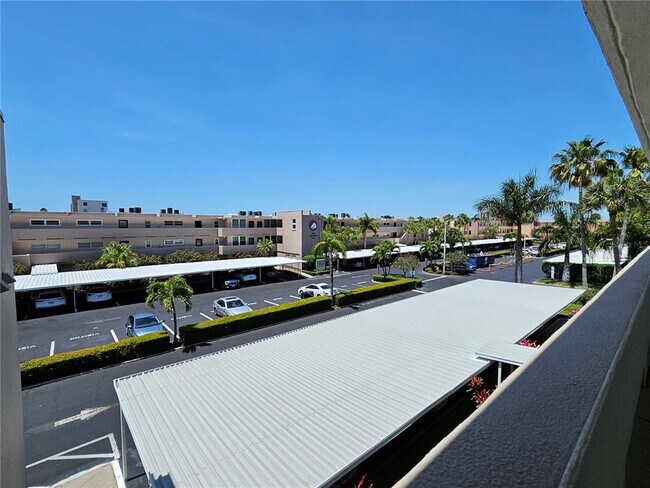 Building Photo - 7425 Bay Island Dr S