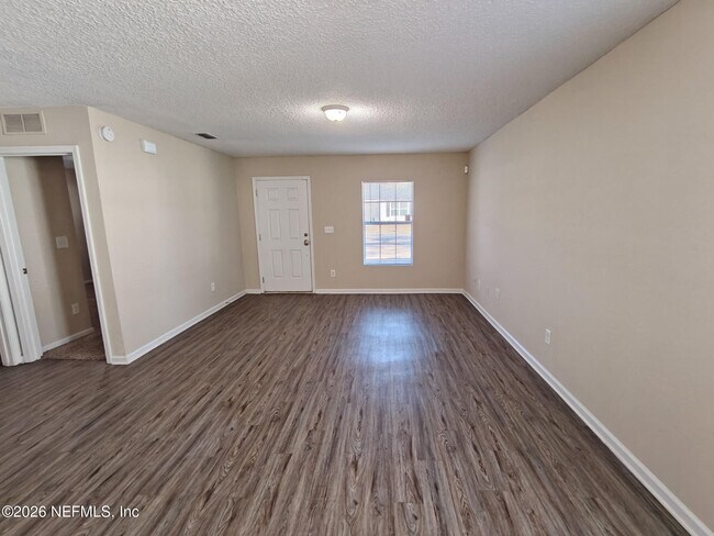 Building Photo - 8444 Hewitt St