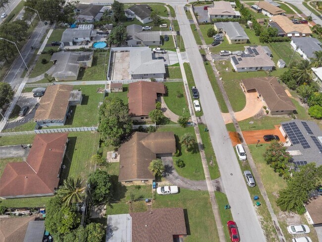 Building Photo - 2860 NW 184th St