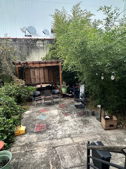 Building Photo - 183 Sterling St