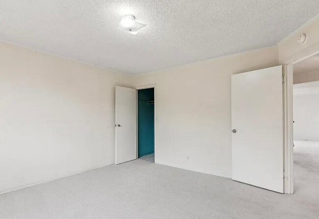 Building Photo - 1629 W 110th St