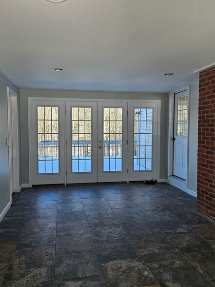 Building Photo - 119 Ash Swamp Rd