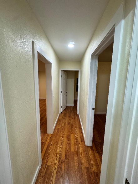 Building Photo - 503 N Pearl St