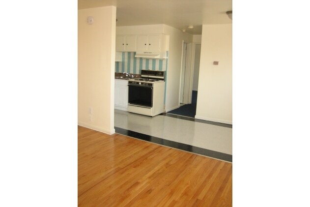 Building Photo - Parkside Apartments