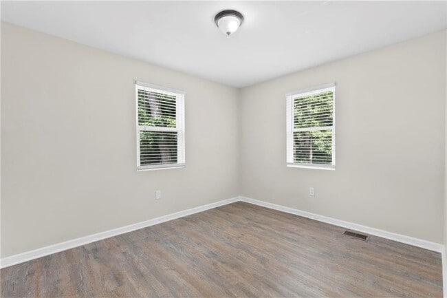 Building Photo - 2343 Carver Dr NW