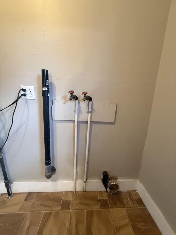 Building Photo - 1934 Crest St