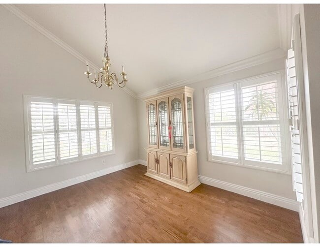 Building Photo - 19852 E Round Hill Ln