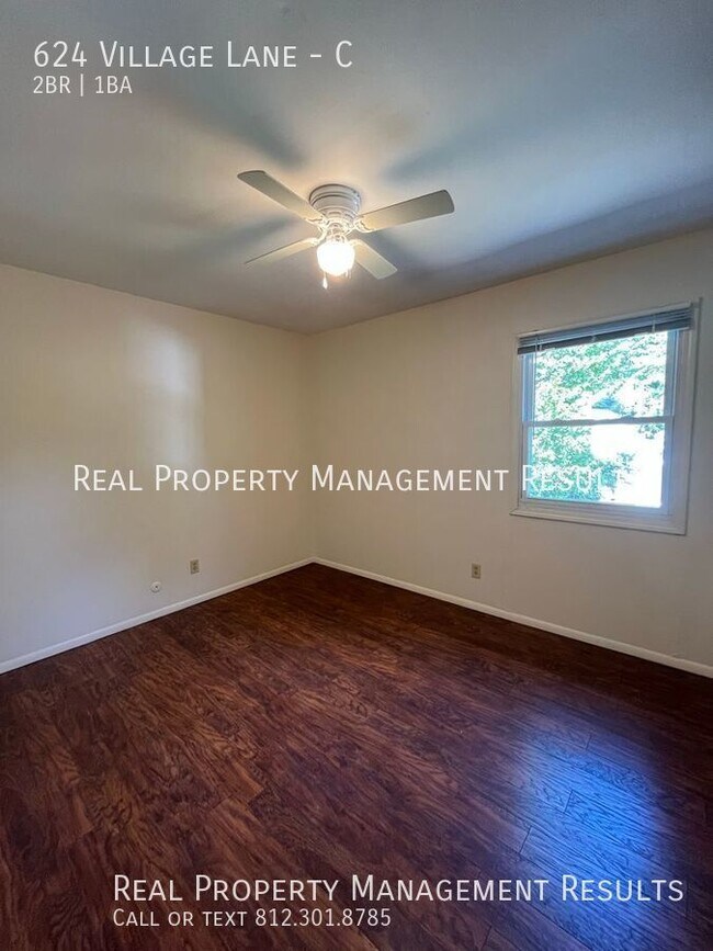 Building Photo - 624 Village Ln