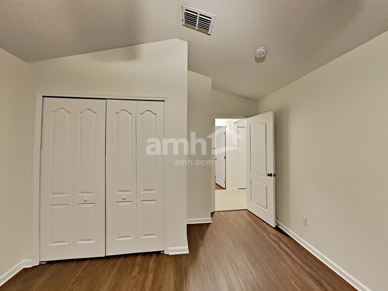 Building Photo - 15854 Bay Vista Dr