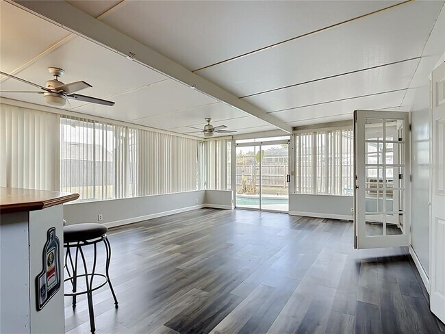 Building Photo - 227 Robbins Rest Cir