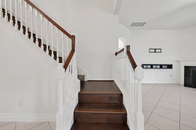 Building Photo - 19715 Azalea Brook Way