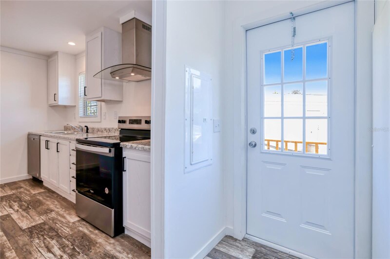 Building Photo - 6720 Villaview Dr