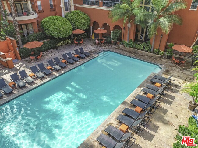 Building Photo - 6280 W 3rd St