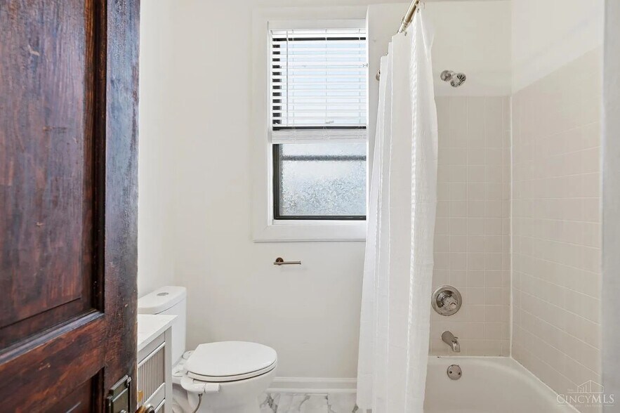 Building Photo - 535 Klotter Ave