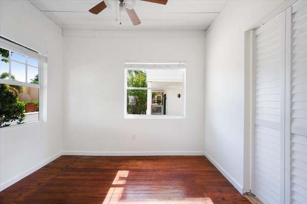 Building Photo - 301 Central Dr