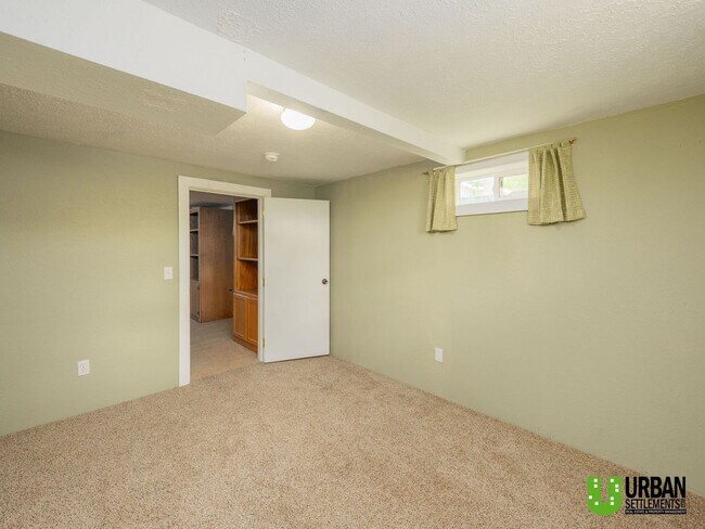 Building Photo - 3 Bedrooms | 1 Bathroom | 2,168 Sq. Ft. | Attached Garage | Large Yard