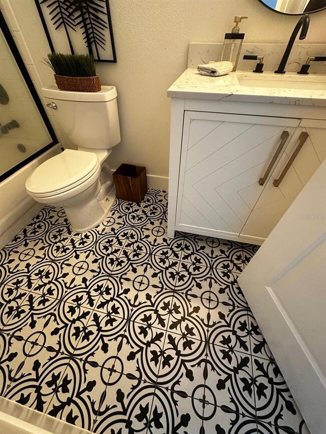 Building Photo - 2652 Hawthorne Ln