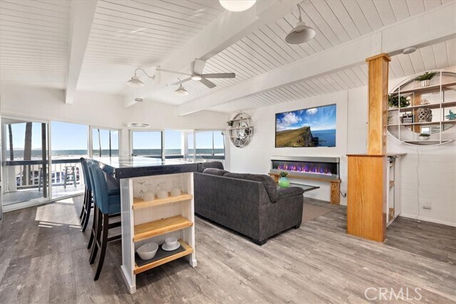 Building Photo - 2214 W Oceanfront