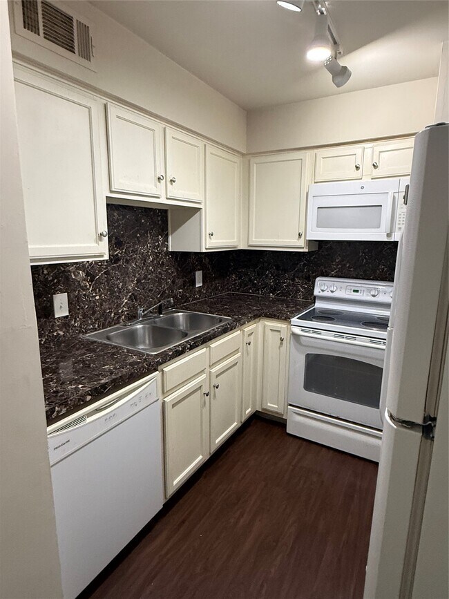 Building Photo - 17202 Imperial Valley Dr