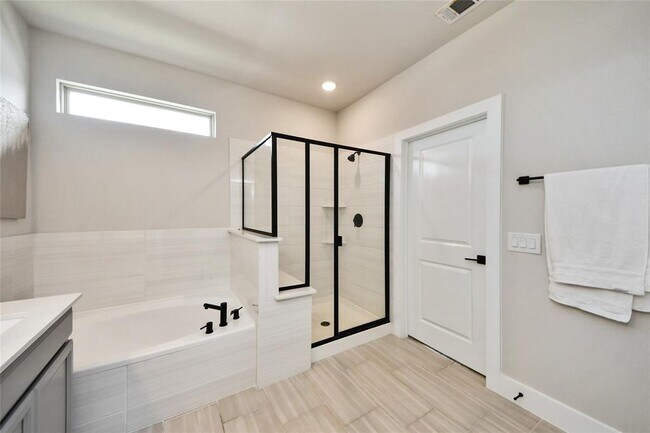 Building Photo - 1707 Summerlyn Ter Dr