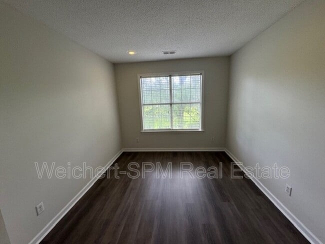 Building Photo - 110 S Walnut Bend Rd