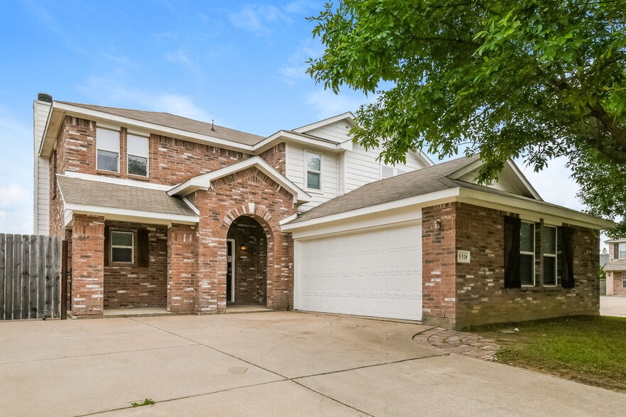 Building Photo - 5328 Nueces Ln