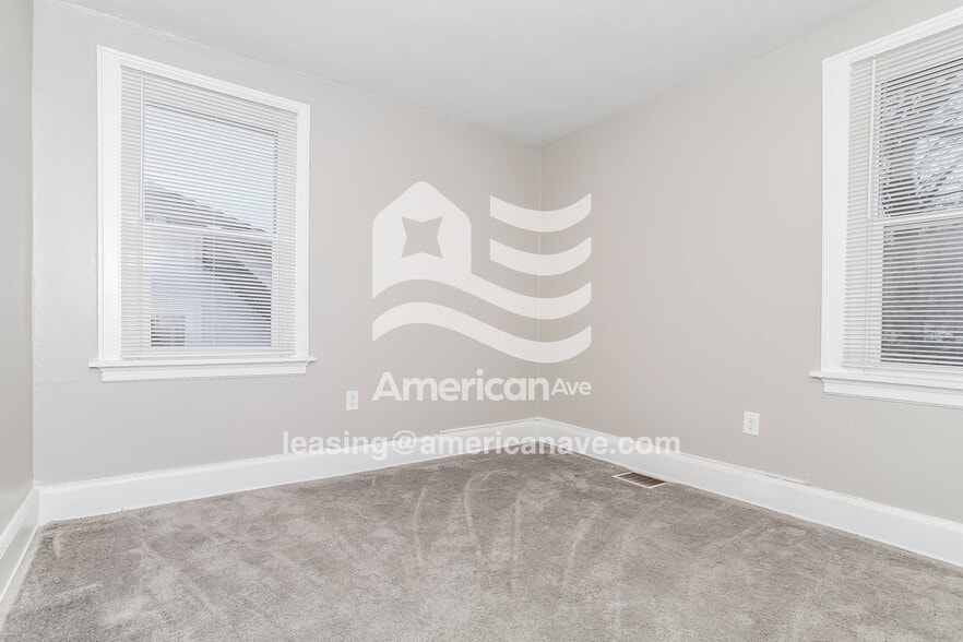 Building Photo - 279 Dorchester Ave