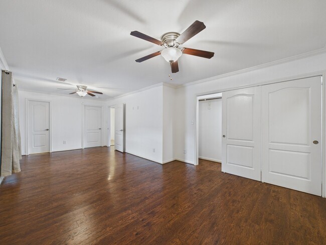 Building Photo - 5333 Richmond Ave.