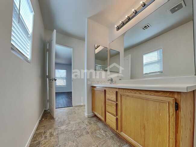 Building Photo - 3408 E Palatine Hills Ave