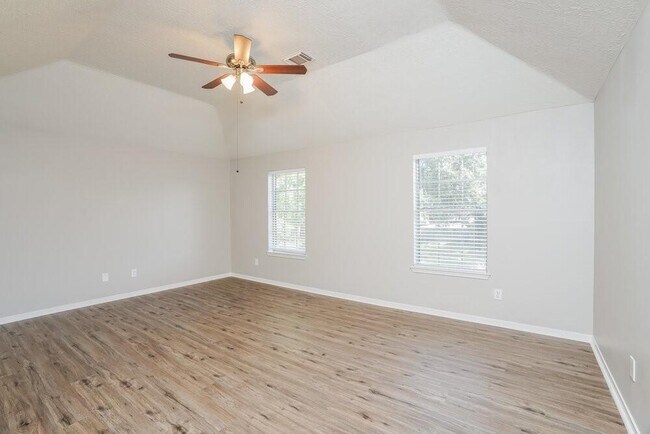 Building Photo - 801 Wisdom Dr
