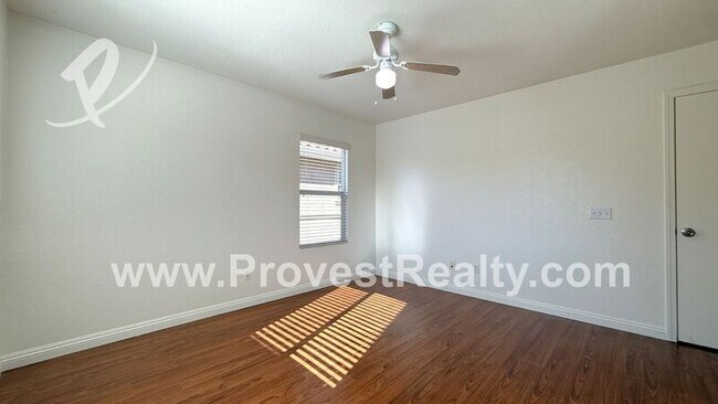 Building Photo - 13171 La Crescenta Ave