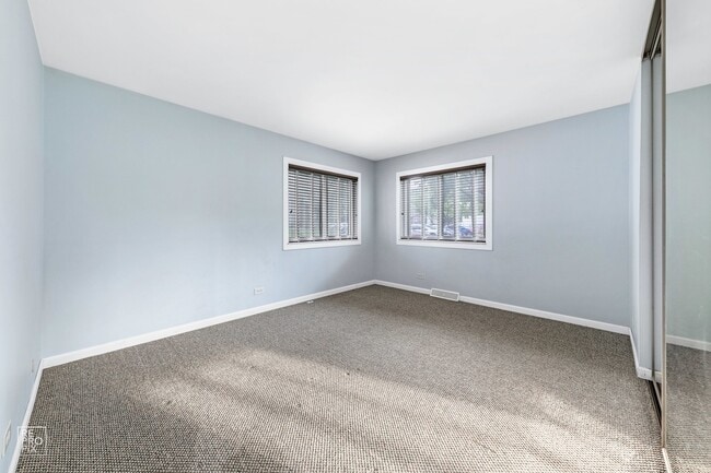 Building Photo - 636 Forum Dr