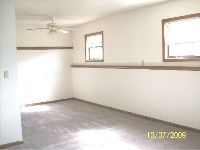 Building Photo - 419 Windy Way
