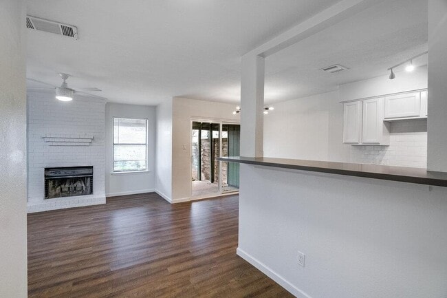 Building Photo - 2119 Gaston Pl Dr