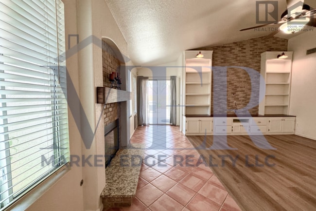 Building Photo - 3Bed/2Bath House at Arrowhead Lakes! $199 MOVE-IN SPECIAL! Ready for Immediate Move-In!