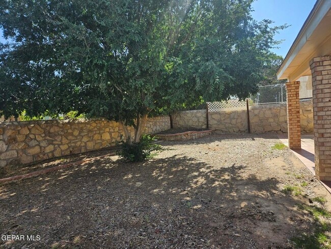 Building Photo - 11235 Kachina Dr