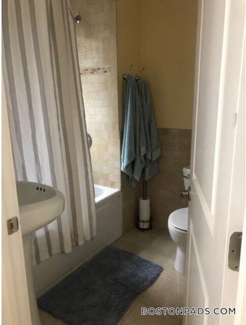 Building Photo - 156 Magazine St