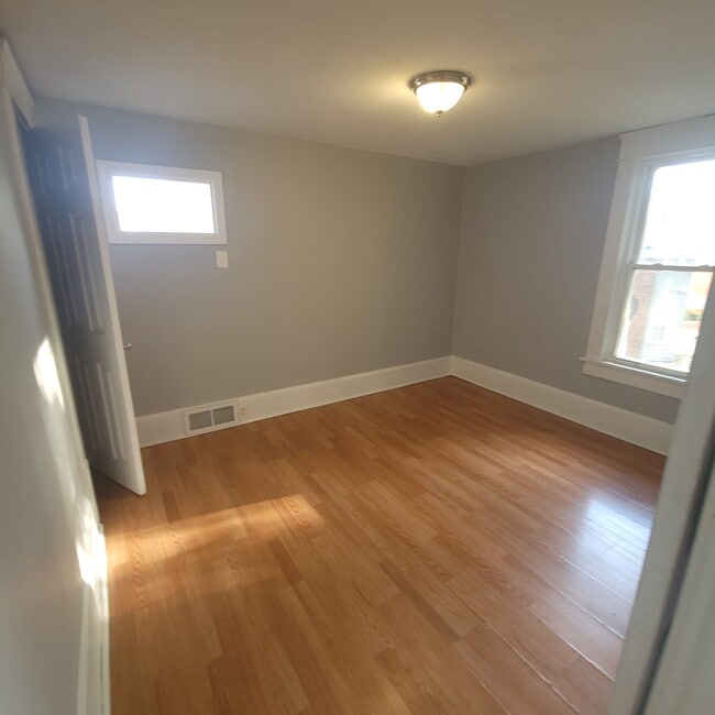 Building Photo - 1352 Sprague St