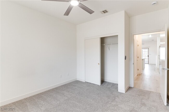 Building Photo - 2084 Tiger Links Dr
