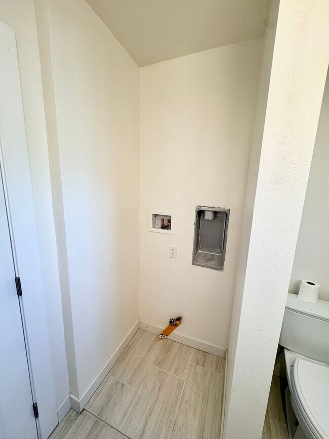 Building Photo - Beautifully Remodeled 3-Bedroom Home in Al...
