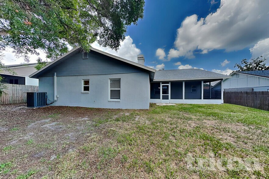 Building Photo - 2810 Mnr Hl Dr