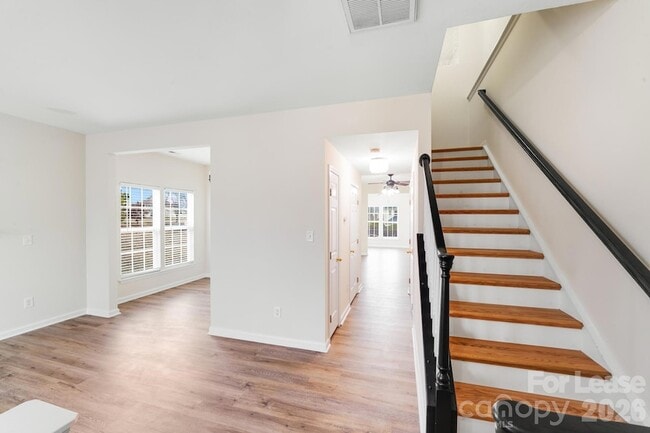 Building Photo - 4901 Sunburst Ln