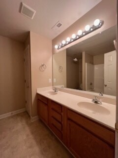 Building Photo - 310 Streamwood Dr