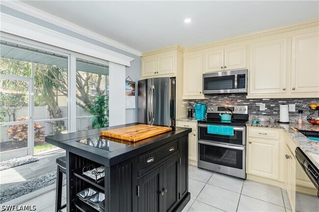 Building Photo - 761 W Elkcam Cir