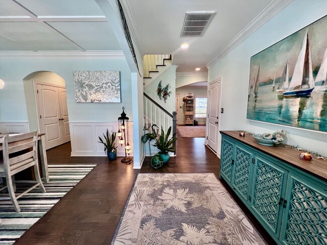 Building Photo - Luxury Beachside Home – Steps from the Bay!