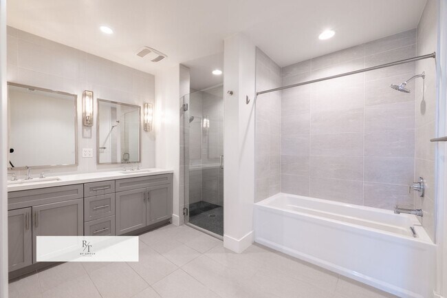 Building Photo - Quiet, Modern 2-Bed Home with Private Pati...