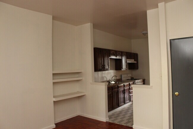 Building Photo - 1824 Bolton St