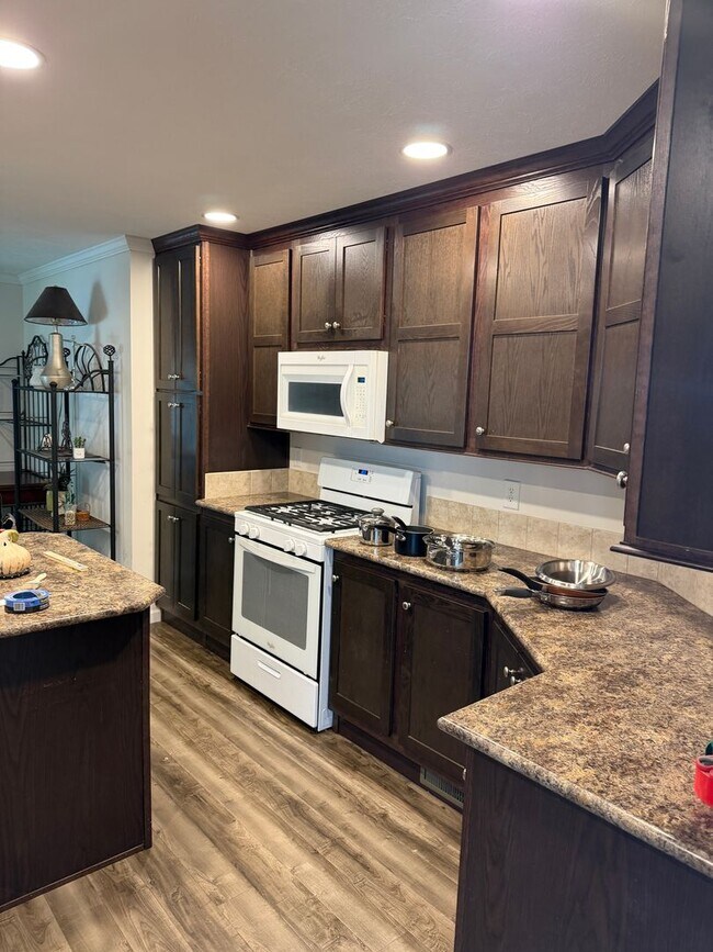 Building Photo - 5774 Glatfelters Station Rd