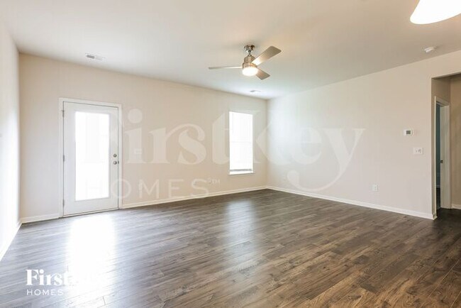 Building Photo - 427 Stonefence Dr